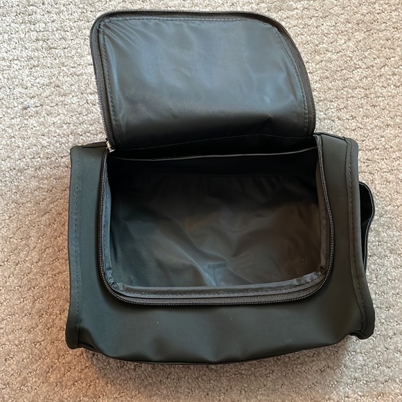 Calvin Klein Men’s Accessory Bag - Picture 7 of 14
